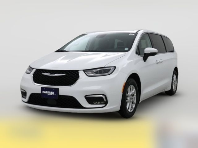 2023 Chrysler Pacifica Touring-L