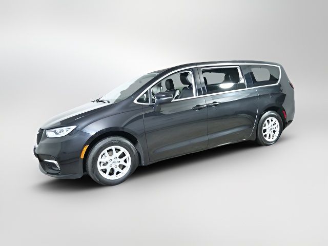 2023 Chrysler Pacifica Touring-L