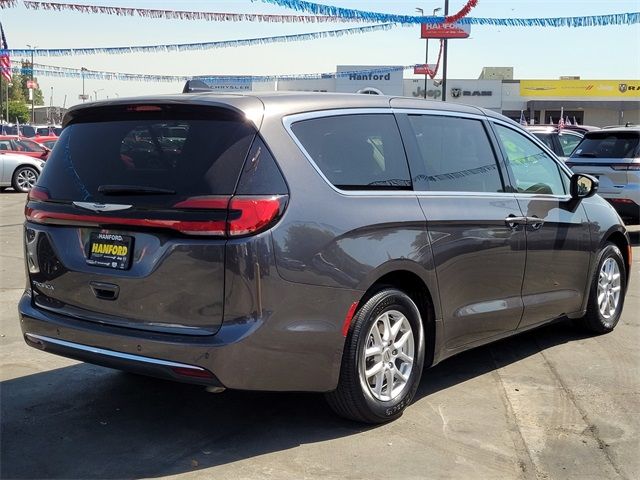 2023 Chrysler Pacifica Touring-L