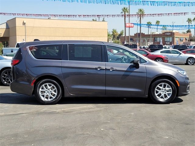 2023 Chrysler Pacifica Touring-L