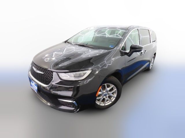 2023 Chrysler Pacifica Touring-L