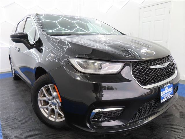 2023 Chrysler Pacifica Touring-L
