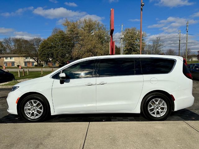 2023 Chrysler Pacifica Touring-L