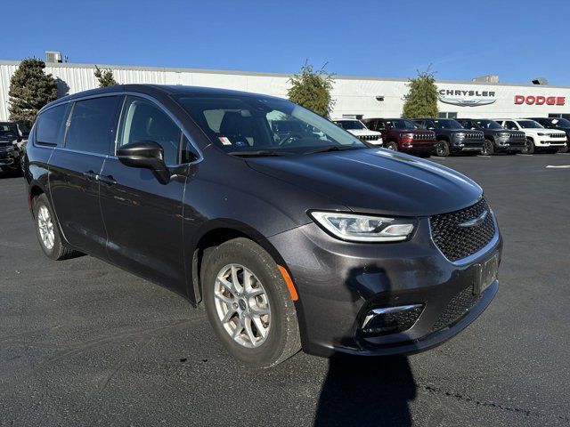 2023 Chrysler Pacifica Touring-L