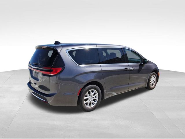 2023 Chrysler Pacifica Touring-L
