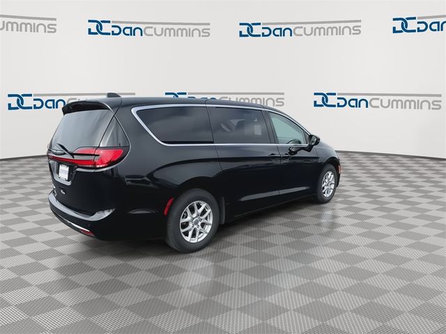 2023 Chrysler Pacifica Touring-L