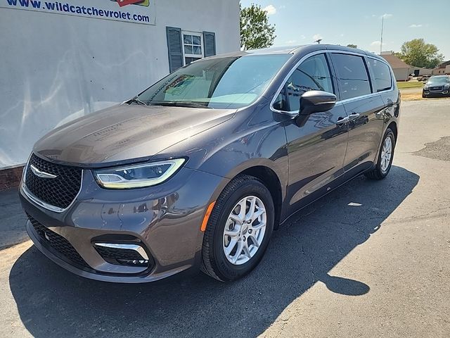 2023 Chrysler Pacifica Touring-L