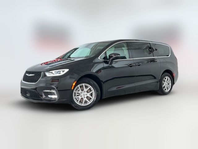 2023 Chrysler Pacifica Touring-L