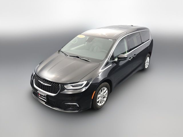 2023 Chrysler Pacifica Touring-L