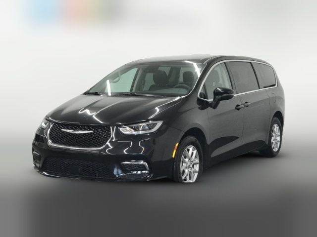 2023 Chrysler Pacifica Touring-L