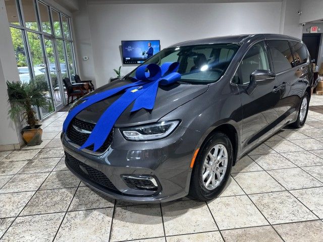 2023 Chrysler Pacifica Touring-L