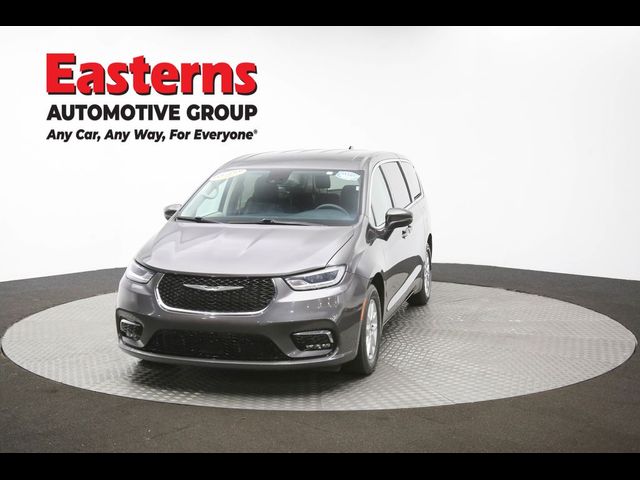 2023 Chrysler Pacifica Touring-L