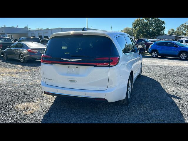 2023 Chrysler Pacifica Touring-L