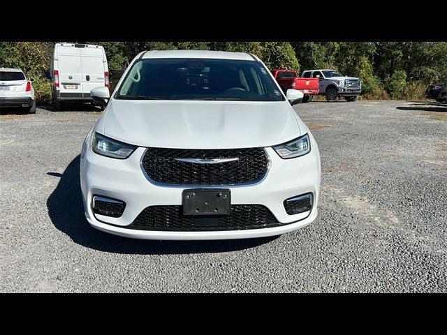 2023 Chrysler Pacifica Touring-L