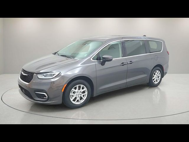 2023 Chrysler Pacifica Touring-L