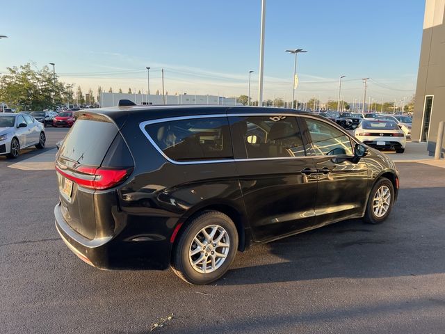 2023 Chrysler Pacifica Touring-L