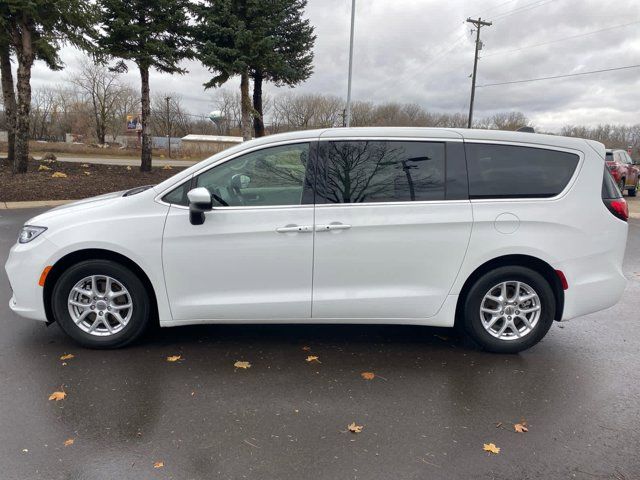 2023 Chrysler Pacifica Touring-L