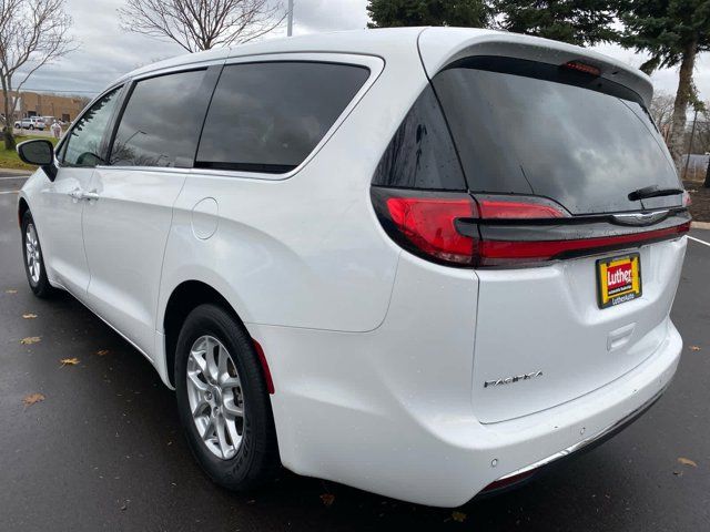 2023 Chrysler Pacifica Touring-L