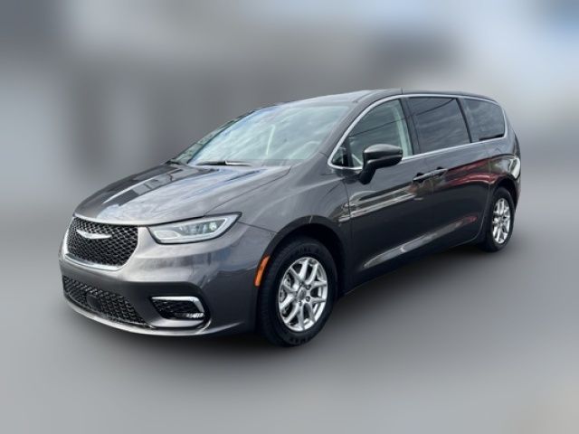 2023 Chrysler Pacifica Touring-L