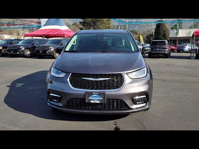 2023 Chrysler Pacifica Touring-L