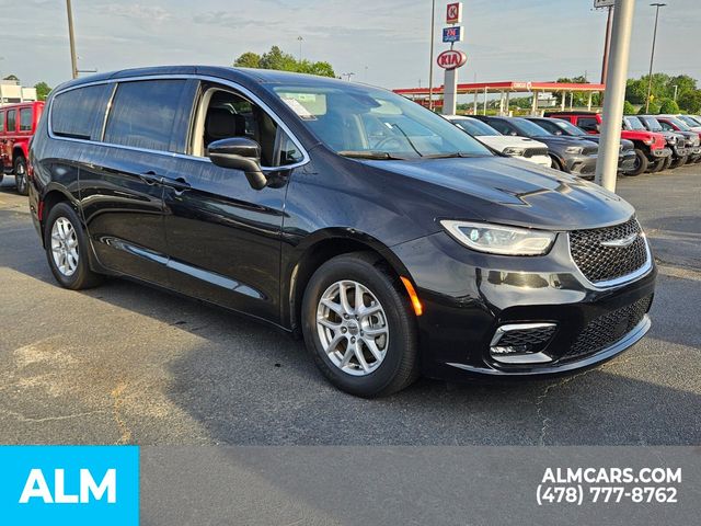 2023 Chrysler Pacifica Touring-L
