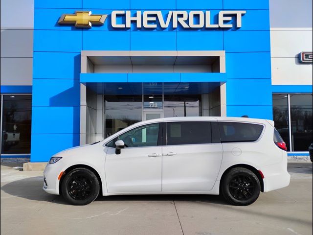 2023 Chrysler Pacifica Touring-L