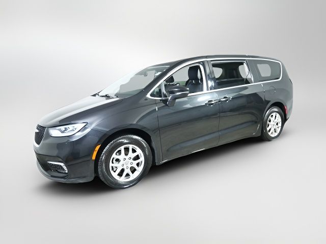 2023 Chrysler Pacifica Touring-L