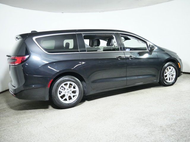 2023 Chrysler Pacifica Touring-L