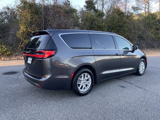 2023 Chrysler Pacifica Touring-L