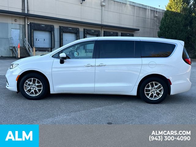 2023 Chrysler Pacifica Touring-L