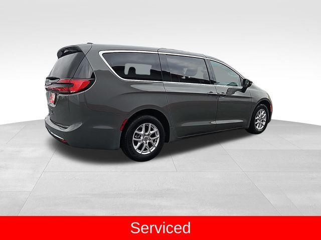 2023 Chrysler Pacifica Touring-L