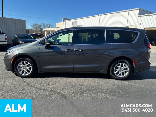 2023 Chrysler Pacifica Touring-L