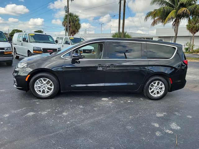 2023 Chrysler Pacifica Touring-L