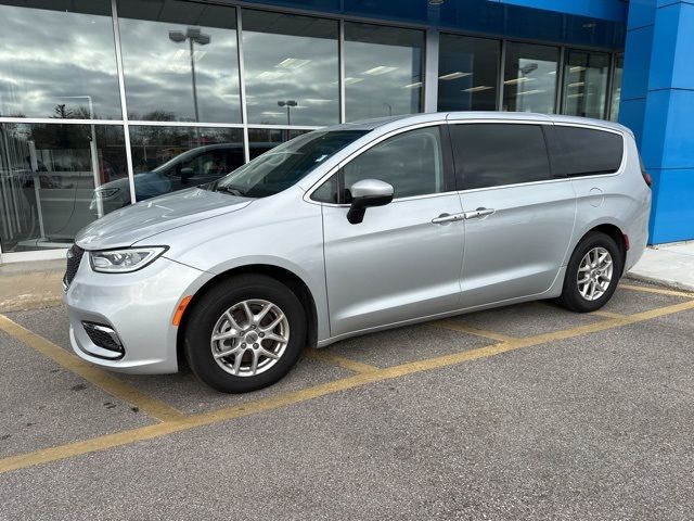 2023 Chrysler Pacifica Touring-L