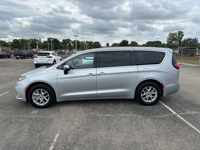 2023 Chrysler Pacifica Touring-L