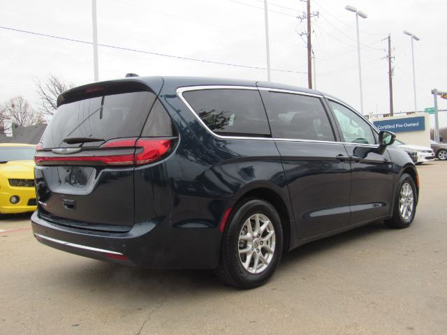 2023 Chrysler Pacifica Touring-L