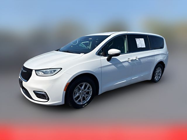 2023 Chrysler Pacifica Touring-L