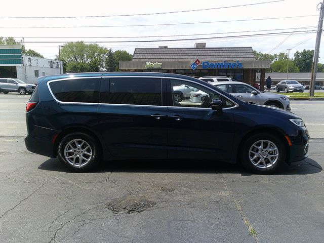 2023 Chrysler Pacifica Touring-L