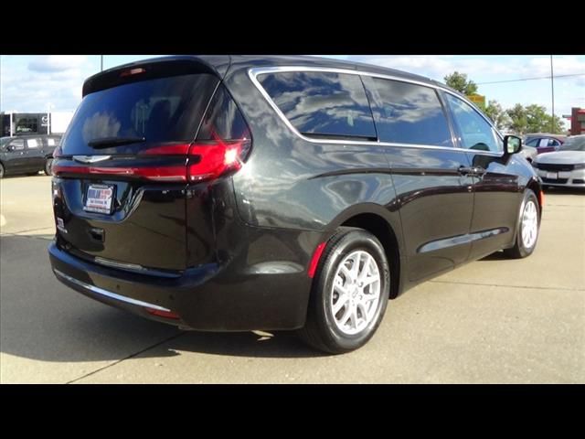 2023 Chrysler Pacifica Touring-L