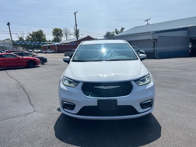 2023 Chrysler Pacifica Touring-L