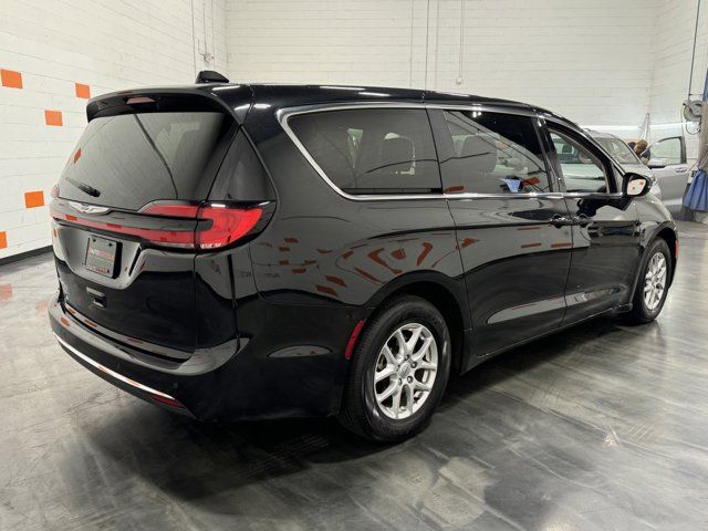 2023 Chrysler Pacifica Touring-L