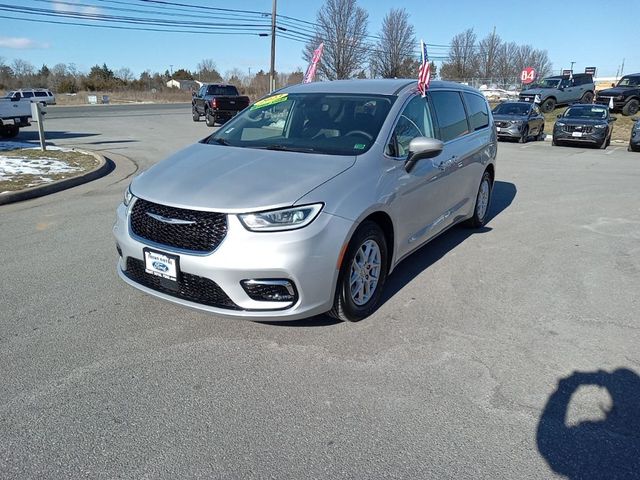 2023 Chrysler Pacifica Touring-L