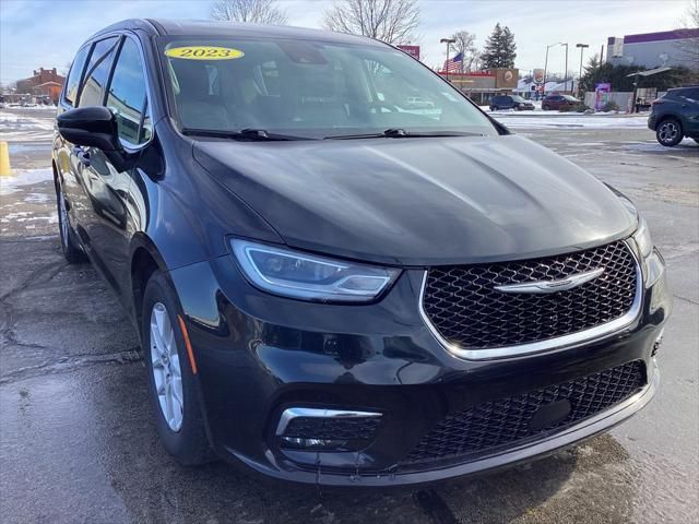 2023 Chrysler Pacifica Touring-L