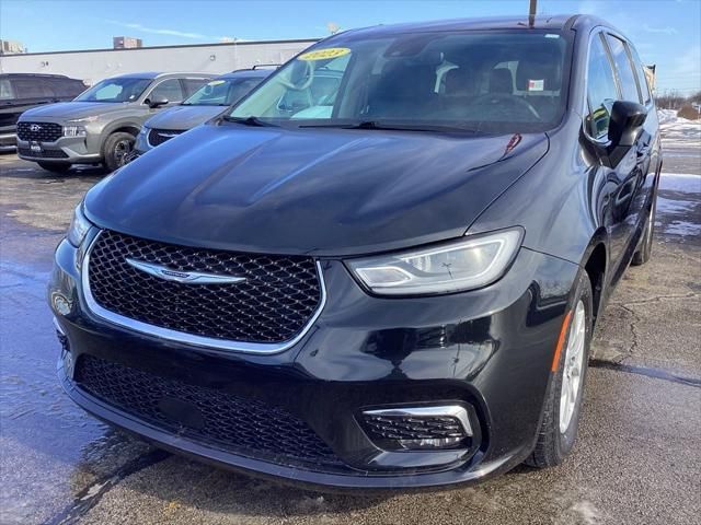 2023 Chrysler Pacifica Touring-L