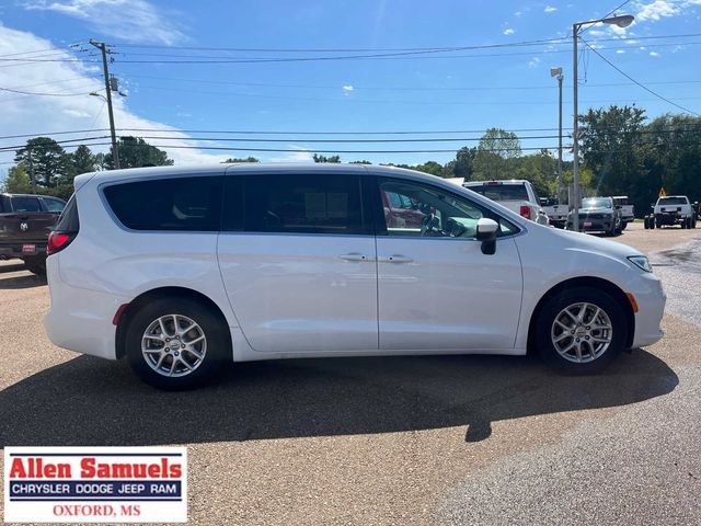 2023 Chrysler Pacifica Touring-L