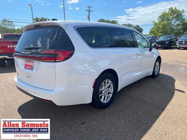 2023 Chrysler Pacifica Touring-L