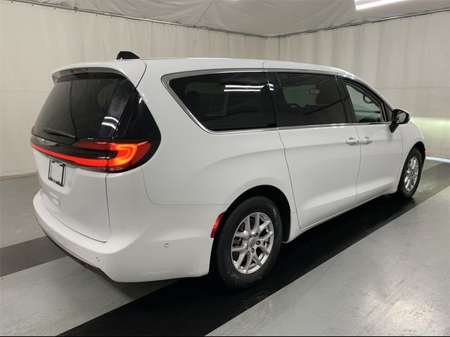 2023 Chrysler Pacifica Touring-L