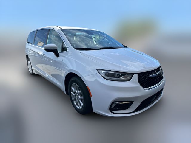 2023 Chrysler Pacifica Touring-L
