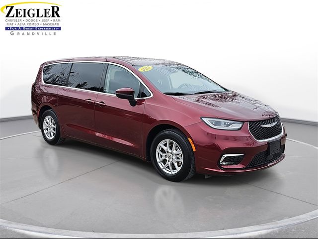 2023 Chrysler Pacifica Touring-L