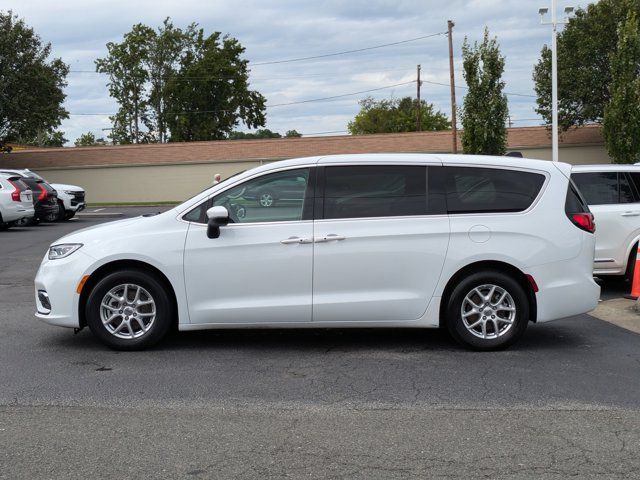 2023 Chrysler Pacifica Touring-L